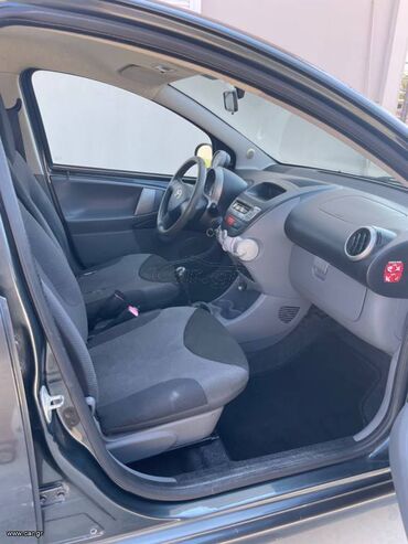 Toyota: Toyota Aygo: 1 l. | 2009 έ. Χάτσμπακ — 8