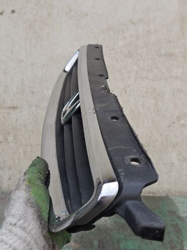 Решетки радиатора: Решетка радиатора Honda 1996 г., Б/у, Оригинал — 9