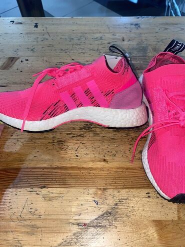 кроссовки для бега бишкек: Adidas кроссовка🔥 оригинал 100%😍 качество отличное 👍 р.37 привезли из
