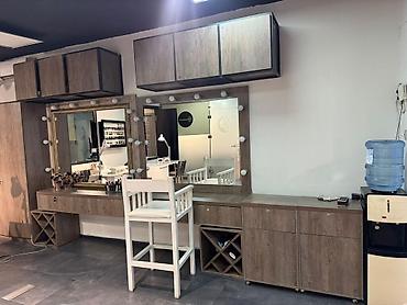Salon, tibbi mebel: Gözəllik salonu üçün mebel və avadanlıq dəsti Tərkib: - İşıqlı vizaj — 1