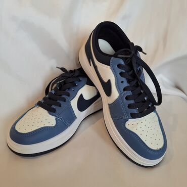 kişi üçün polubotinkalar: Model: Aşağı boylu idman ayaqqabısı, Nike Swoosh loqolu (fake) - Rəng