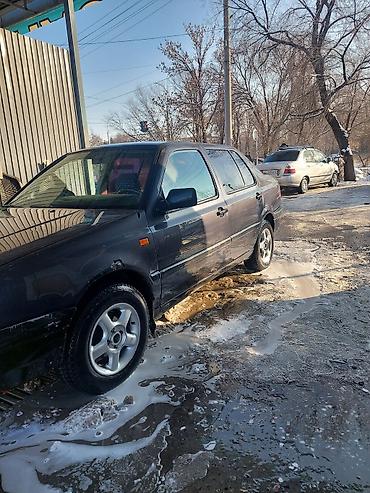 сурочно: Volkswagen Vento: 1992 г., 1.8 л, Механика, Бензин, Седан — 1