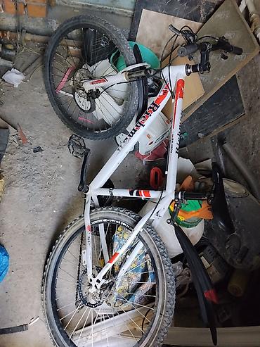 Рама 26 Горный велосипед B’Twin Rockrider R в бело-красной расцветке
