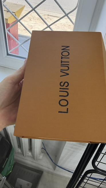 Мини-сумка на цепочке Louis Vuitton - Формат: компактный