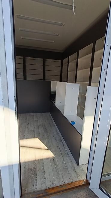 Ош шаарында базарда соода орун сатылат ремонту менен. 12 кв.м. 15000$ — 3