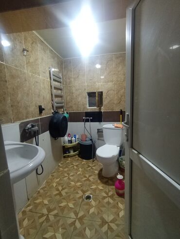 Həyət evləri və villaların satışı: Satılır: həyət evi Xırdalan şeherinde xezinə plaza çatmamış 119 — 8