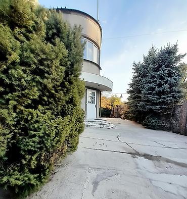 Продажа коттеджей и домов: Продам два дома на одном участке. Общая площадь участка 14.58 сотки — 1