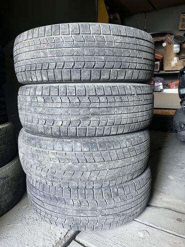 Шины: Шины 225 / 65 / R 17, Зима, Б/у, Комплект, Легковые, Япония, Dunlop