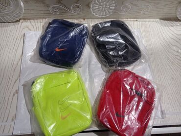 сумки бишкек: Продаются Спортивные/Повседневные басретки Nike размер 20см/15см