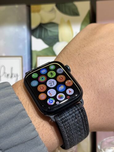 Apple Watch: Apple Watch series 7 45mm / 87%