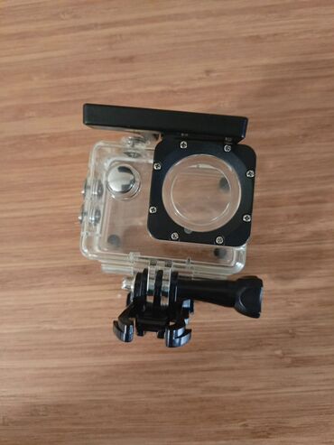 Videokameralar: 4K Action Kamera + suya davamlı qutu Xüsusiyyətlər: - 4K video qeyd — 2