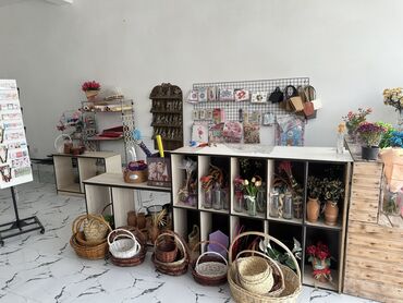 Hazır biznes: Salam.savalan qesebesinde 75kv etir gul ve bujuterya magazasi hazir
