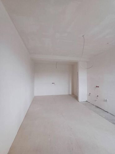 Uzunmüddətli kirayə mənzillər: 3 otaqlı, Yeni tikili, m. İnşaatçılar, 77 kv. m
