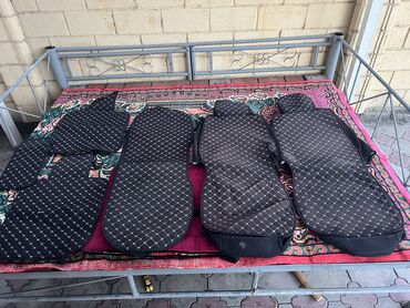 одиссей сидения: Чехлы Велюровые, С подушкой, цвет - Черный, Universal Seat cover