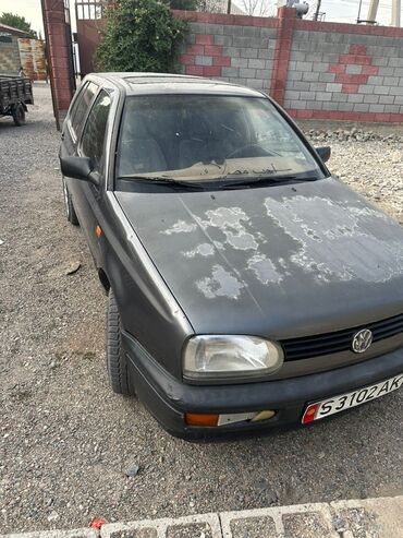 матиз 70000: Автомобиль Volkswagen Golf Variant. Кузов серого цвета. Отличный