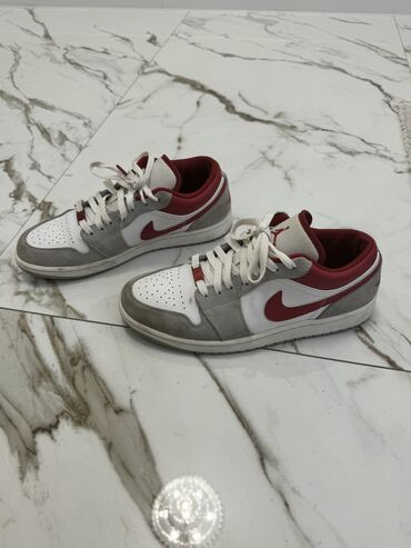 купить nike air force мужские: Продам кроссовки найк брал в Москве