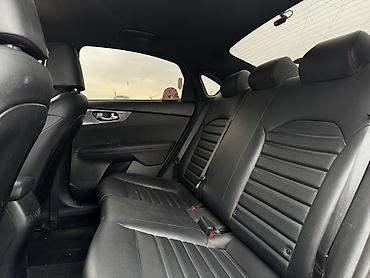 bcd com kg 2025: Kia Cerato: 2019 г., 1.6 л, Механика, Бензин, Хэтчбэк — 9
