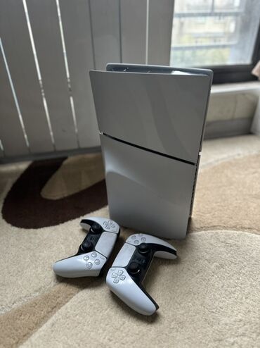 диск на сони плейстейшен 5: Игровая консоль Sony PlayStation 5 (PS5) с двумя беспроводными