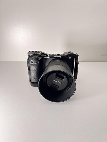 Фото и видеокамеры: Беззеркальная камера Sony α6700 (E-mount) с защитной клеткой SmallRig — 7