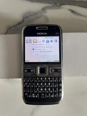 e72: Nokia E72, Б/у, < 2 ГБ, цвет - Серебристый, 1 SIM