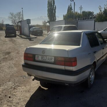 мини духовка: Volkswagen Vento: 1994 г., 1.8 л, Механика, Газ, Седан