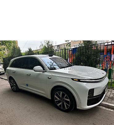 audi 8: Lixiang L7: 2023 г., 1.5 л, Гибрид, Кроссовер — 1