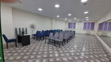 сдаю дом под офис: Сдаю Офис, 125 м², В жилом комплексе, 1 линия, С оборудованием, С отдельным входом