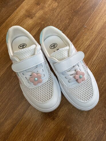 детская обувь сноубутсы: Продается летняя детская обувь 27 размер ( новая)