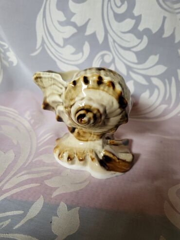 Ostalo posuđe: Pepeljara skoljka,rucni rad kineski porcelan 70,80te. Pepeljara — 8