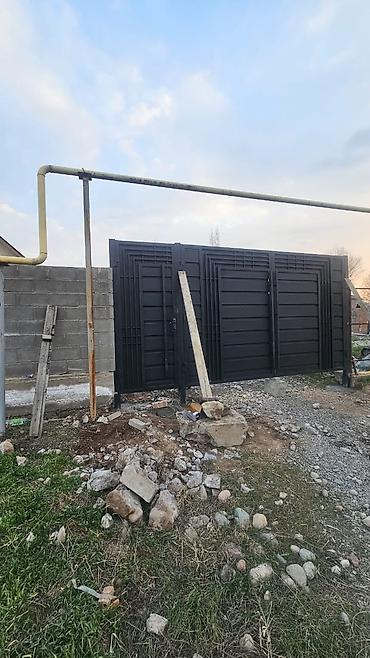 Распашные ворота: Металлические распашные ворота с калиткой (модульные панели) - — 21