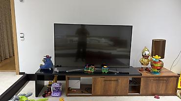 сломан экран: Телевизор Samsung изогнутый, диагональ экрана около 55" (примерные — 5