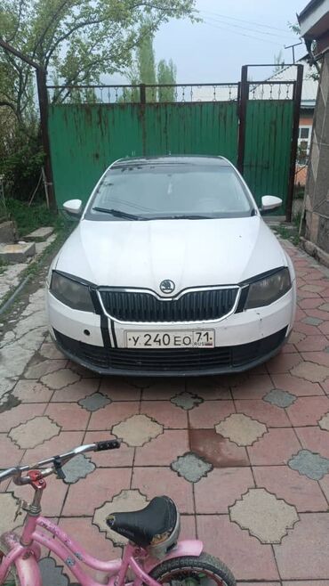 страний машина: Skoda Octavia: 2015 г., 1.6 л, Автомат, Бензин, Седан