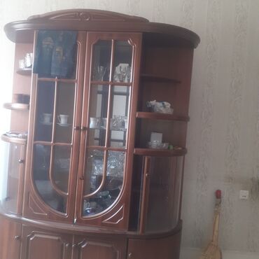 Dolab vitrinləri: Şüşəli dolab vitrini — 2