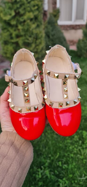 Детская обувь: Продаю обувь для девочки. Обувь новая или в идеальном состоянии ( 1-2 — 20