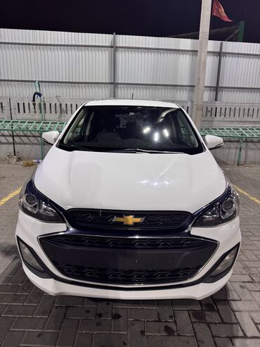 где взять авто в рассрочку: Chevrolet Spark: 2018 г., 1 л, Вариатор, Бензин, Хэтчбэк