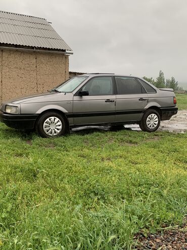 авто кридид: Volkswagen Passat CC: 1992 г., 2 л, Механика, Бензин, Седан