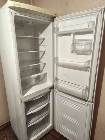 я ищу холодильник: Муздаткыч Samsung, Колдонулган, Эки камералуу, No frost, 55 * 175 *