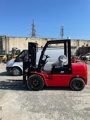 forklift: Dizel mühərrikli avtokar Hangcha CPCD30 Yükgötürmə qabiliyyəti 3000 kq — 4