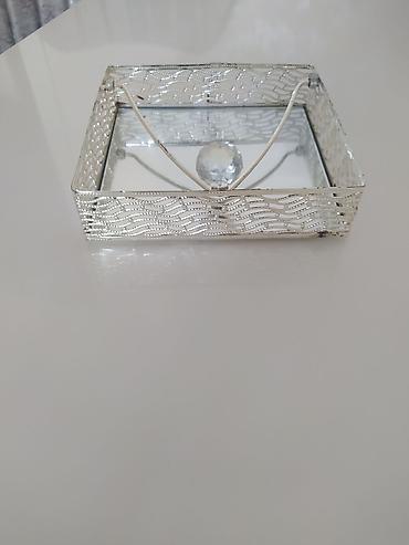 led guzgu: Güzgülü dekorativ salfetka qabı - Material: metal karkas (gümüşü — 2