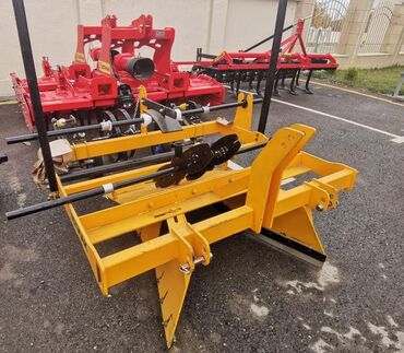 Доильные аппараты: TİRƏ DÜZƏLDƏN VƏ ÖRTÜYÜ ÇƏKƏN AQREQAT Tirə eni (bazada)	30–40 sm