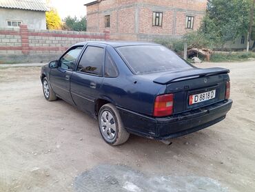 сеп авто: Opel Vectra: 1991 г., 1.8 л, Механика, Бензин, Седан