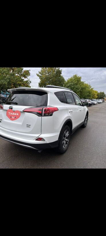 срочно продать машину: Toyota RAV4: 2018 г., 2.5 л, Автомат, Бензин, Кроссовер