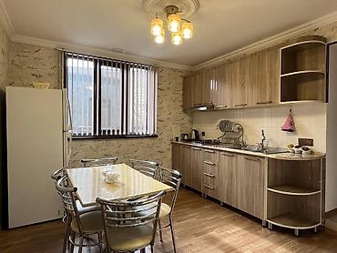 Günlük kirayə mənzillər: 3 otaqlı — 14