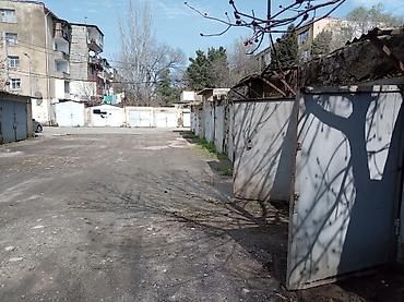 car parking 06: Sumqayıt şəhəri 4cü mkr. Daş qaraj, 20 kv. metr. Endirim de etmək — 3