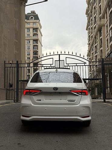 Продажа авто: Toyota Corolla: 2021 г., 1.8 л, Автомат, Гибрид, Седан — 4
