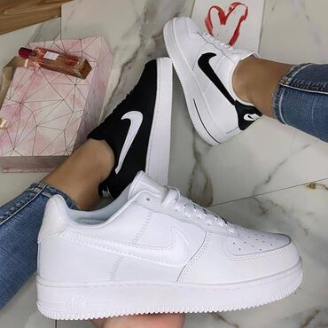 Patike: Nike air force patike

Novo
Brojevi 36 do 46

fb Moja Kupovina 1 — 13