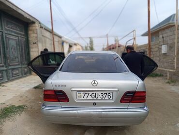 Mercedes-Benz: Mercedes-Benz E 220: 2.2 l | Sedan — 16