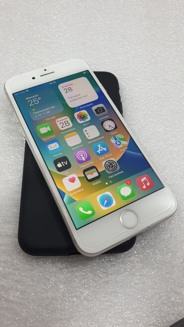 Apple iPhone: IPhone 8, Б/у, 256 ГБ, Белый, Защитное стекло, Чехол, 79 %
