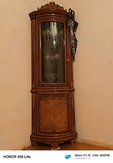 Bufetlər: Klassik üslublu vitrin dəstəsi - Material: Təbii ağac üzərində oyma — 1