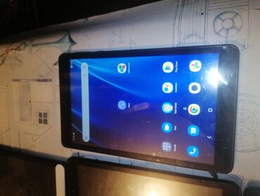 Tableti: Android tableti – više komada - Ekran oko 8 inča (klasičan 16:10 — 7